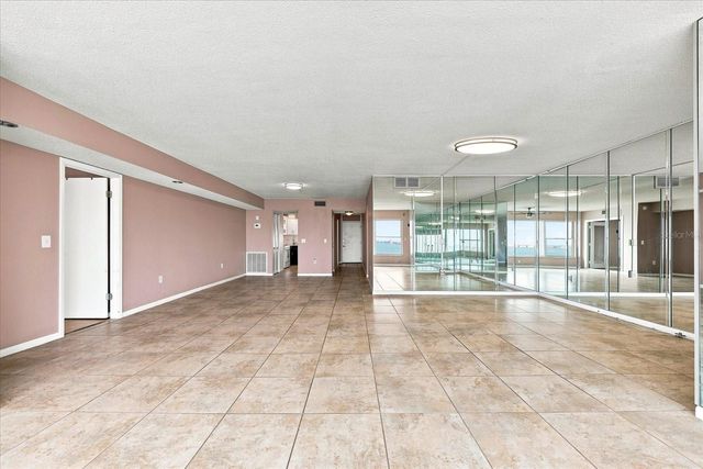 6020 SHORE BOULEVARD S 1002, Gulfport, FL 33707