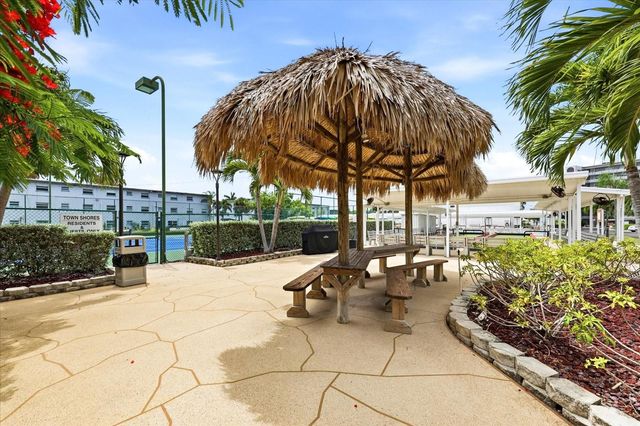 6020 SHORE BOULEVARD S 1002, Gulfport, FL 33707