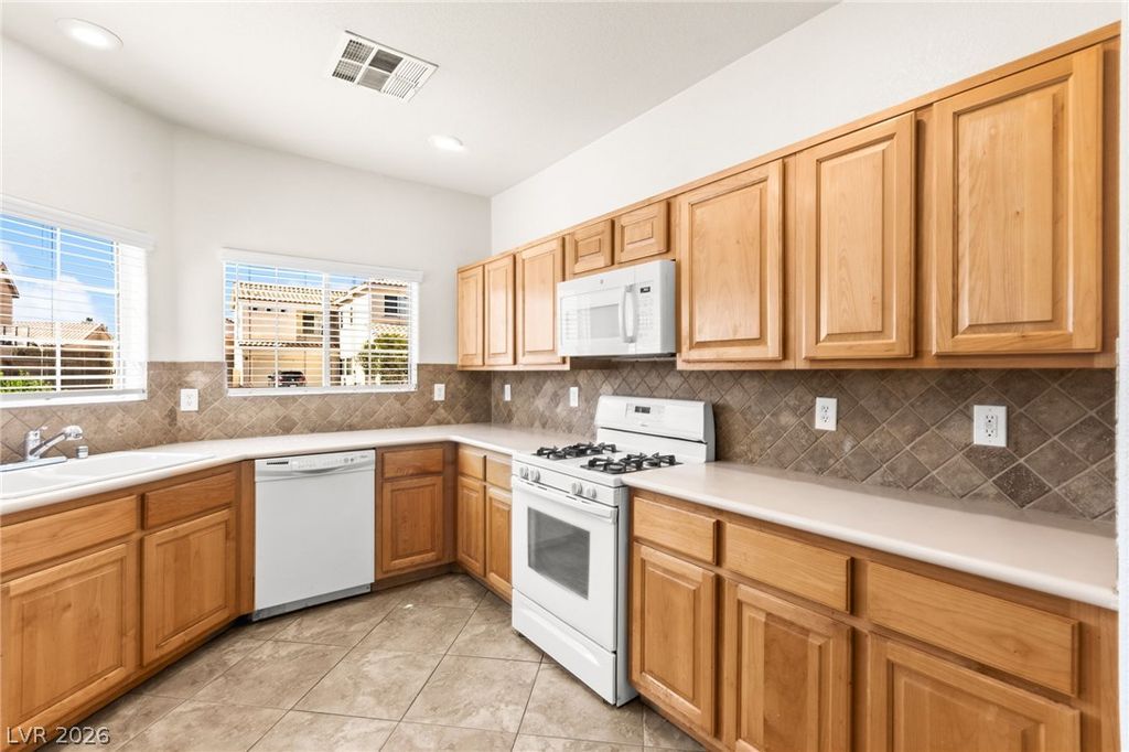 8960 Catfish Stream Avenue, Las Vegas, NV 89178 — photo 3