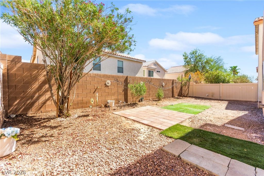 8960 Catfish Stream Avenue, Las Vegas, NV 89178 — photo 5