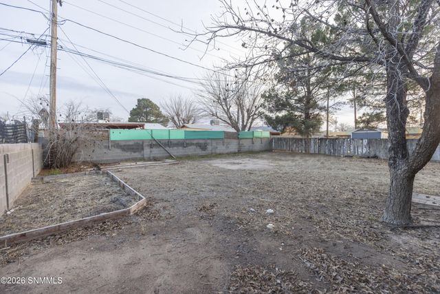 1104 Gardner Avenue, Las Cruces, NM 88001
