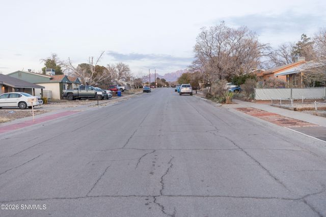 1104 Gardner Avenue, Las Cruces, NM 88001