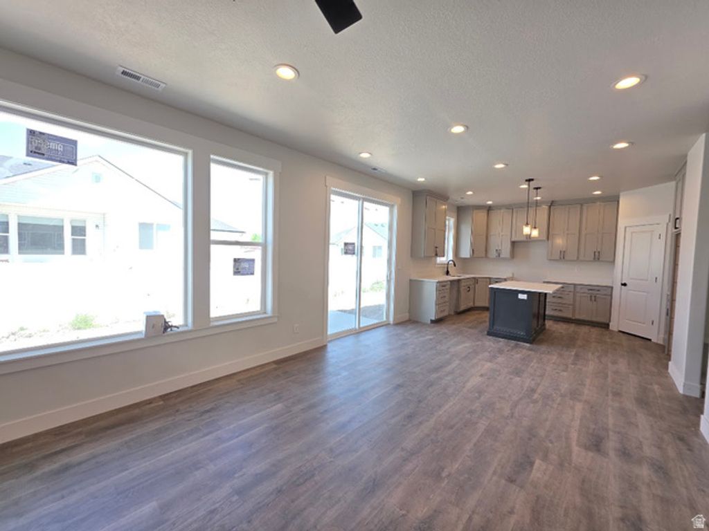 Image 4 of property listing at 1386 S 240 W #40, Tremonton, UT 84337