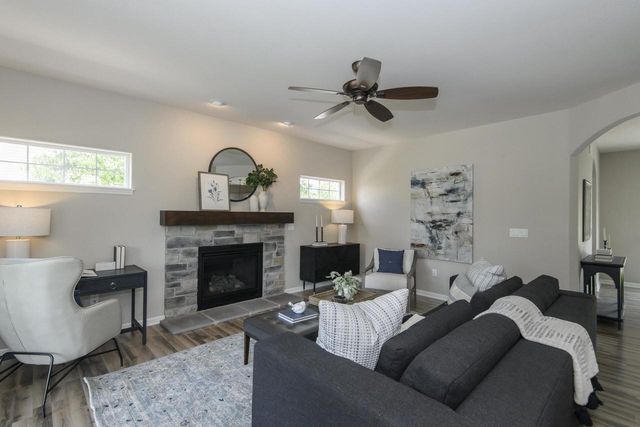 466 Bleeker STREET, Delafield, WI 53018