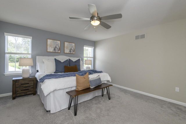 466 Bleeker STREET, Delafield, WI 53018