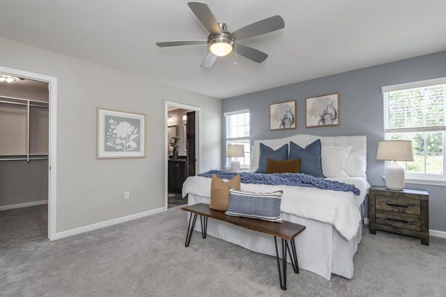 466 Bleeker STREET, Delafield, WI 53018
