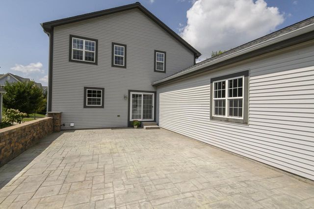 466 Bleeker STREET, Delafield, WI 53018