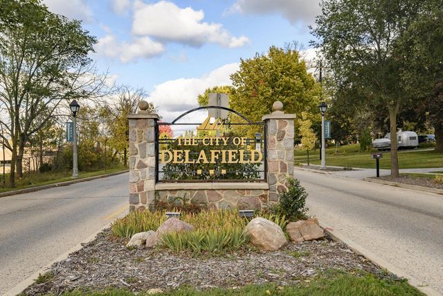 466 Bleeker STREET, Delafield, WI 53018