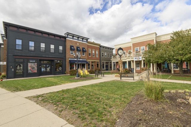 466 Bleeker STREET, Delafield, WI 53018