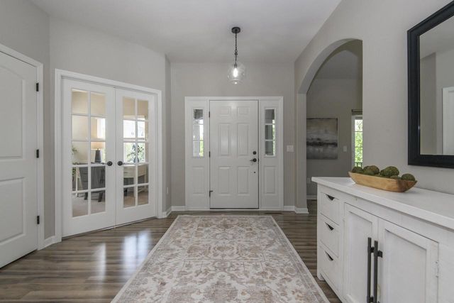 466 Bleeker STREET, Delafield, WI 53018