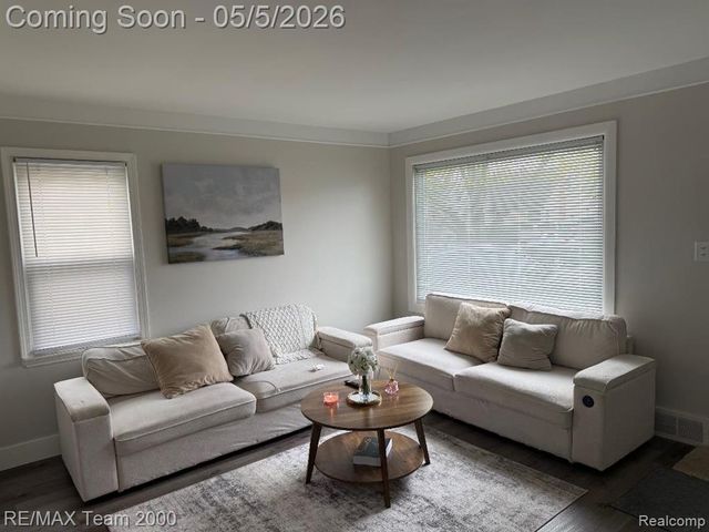 24425 Stanford Street, Dearborn Heights, MI 48125