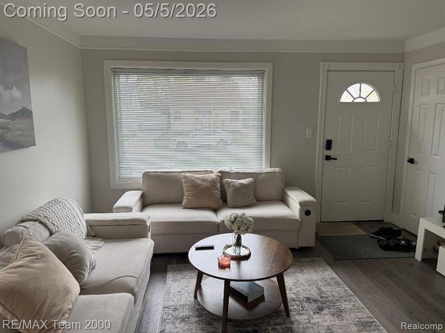 24425 Stanford Street, Dearborn Heights, MI 48125