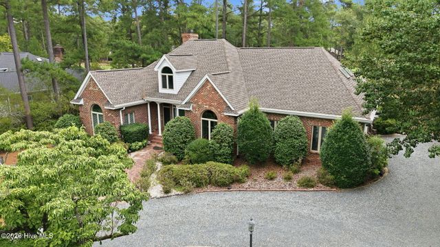 27 Mcmichael Drive, Pinehurst, NC 28374