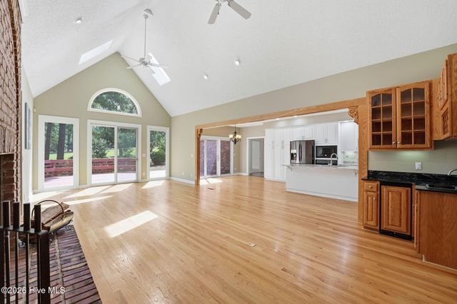 27 Mcmichael Drive, Pinehurst, NC 28374