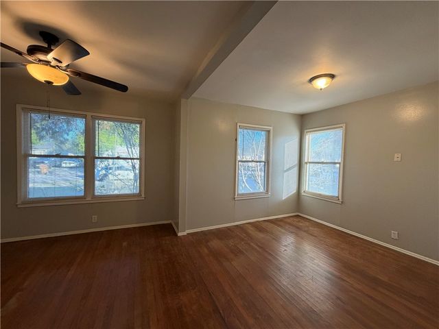 4925 Jo Ann St, Corpus Christi, TX 78415