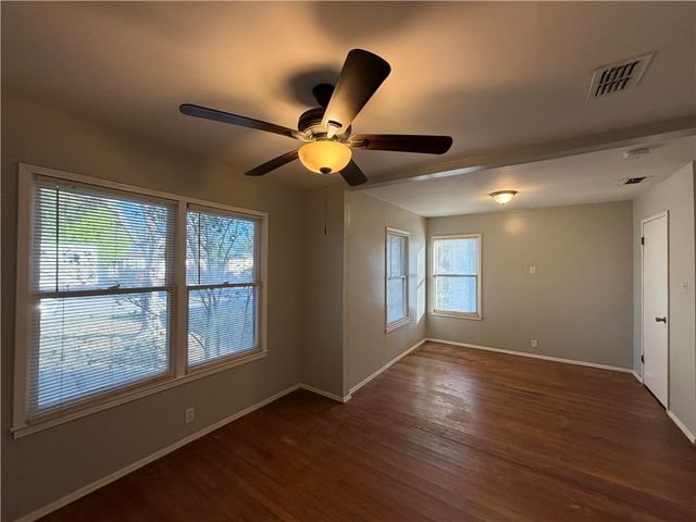 4925 Jo Ann St, Corpus Christi, TX 78415