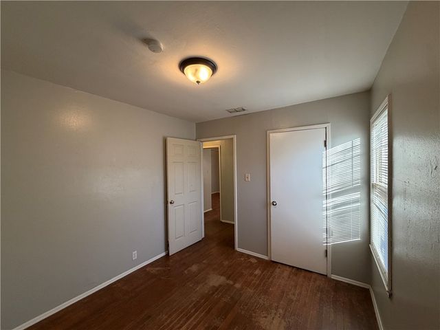 4925 Jo Ann St, Corpus Christi, TX 78415