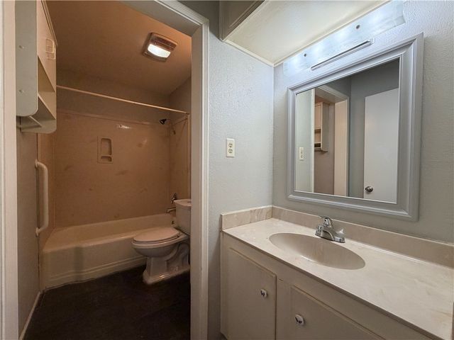 4925 Jo Ann St, Corpus Christi, TX 78415