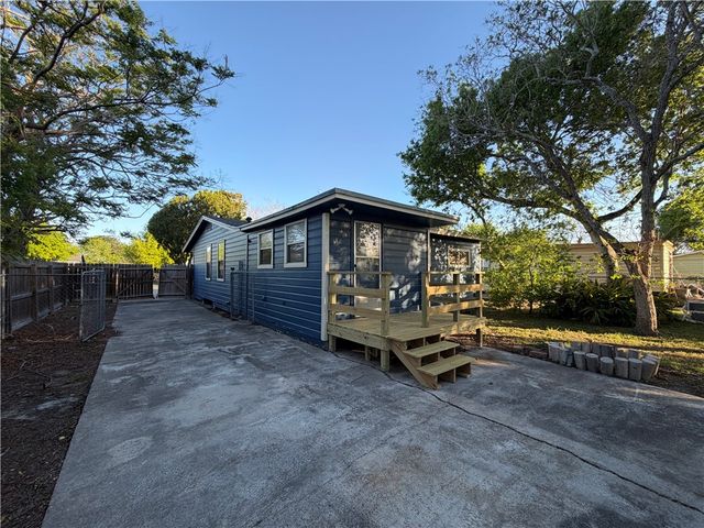 4925 Jo Ann St, Corpus Christi, TX 78415