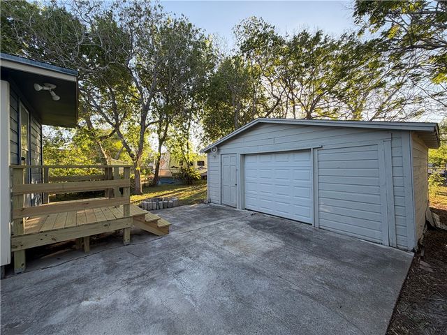 4925 Jo Ann St, Corpus Christi, TX 78415
