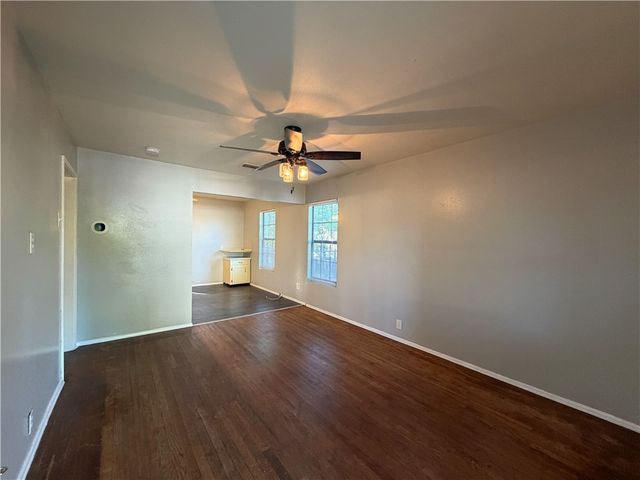 4925 Jo Ann St, Corpus Christi, TX 78415