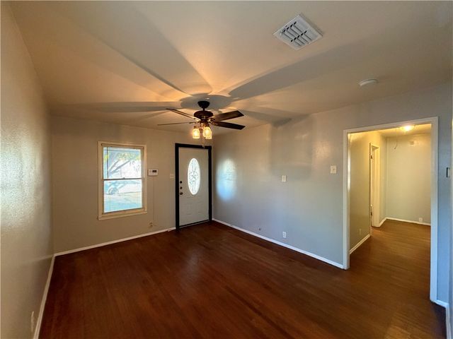 4925 Jo Ann St, Corpus Christi, TX 78415