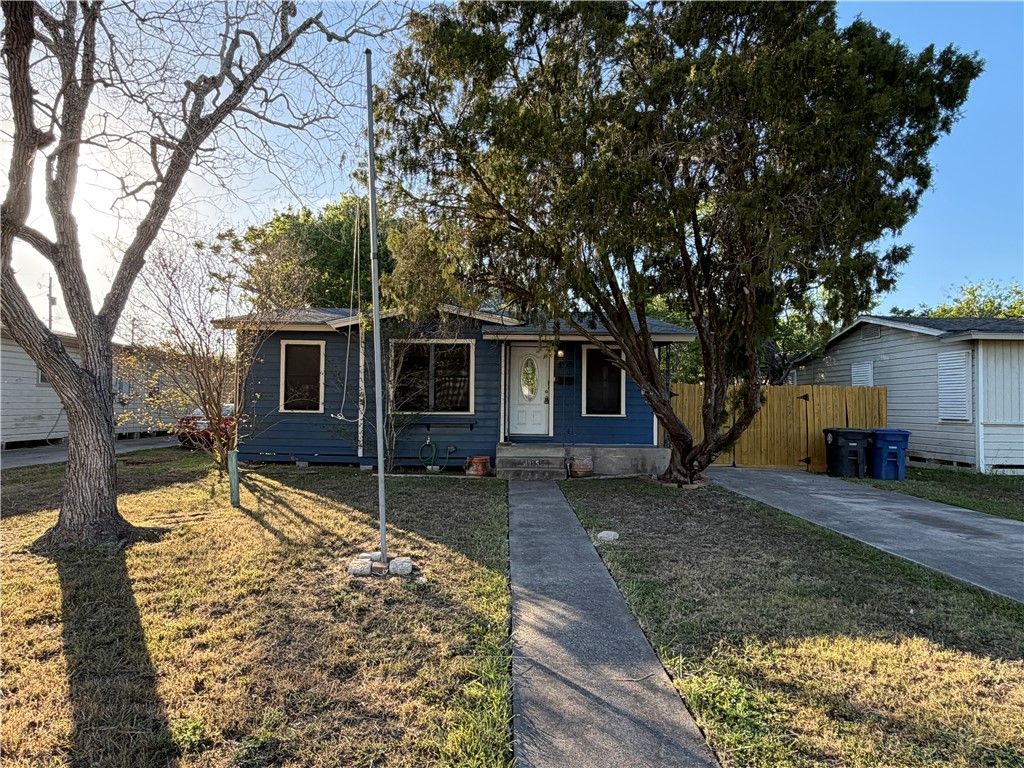 4925 Jo Ann St, Corpus Christi, TX 78415