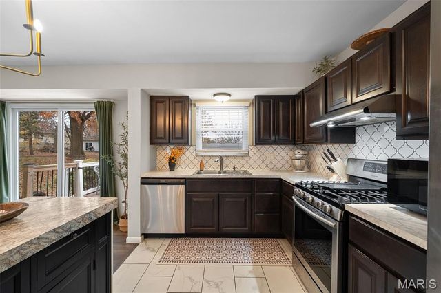 3405 Taylor Avenue, Bridgeton, MO 63044