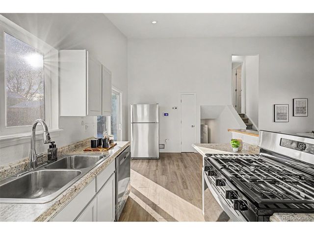 17391 E Layton Dr, Aurora, CO 80015