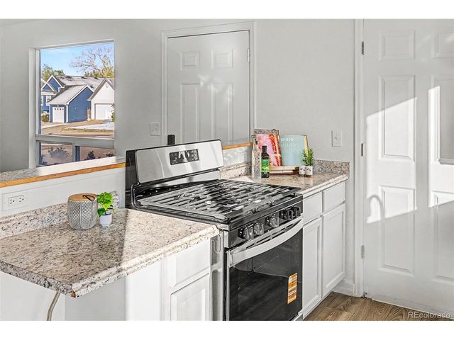 17391 E Layton Dr, Aurora, CO 80015