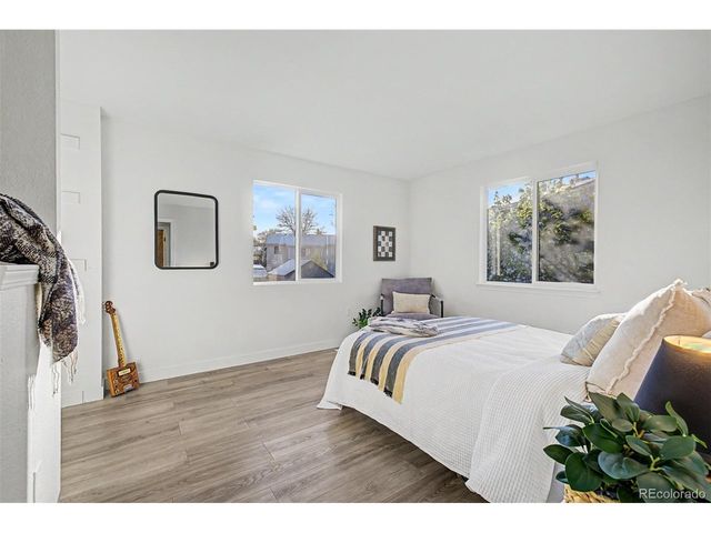 17391 E Layton Dr, Aurora, CO 80015