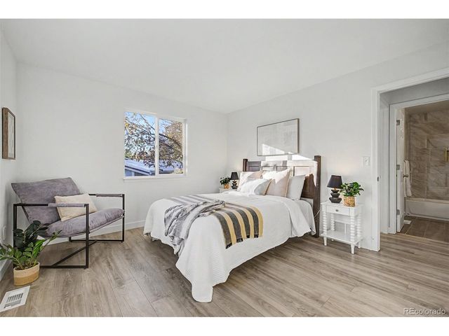 17391 E Layton Dr, Aurora, CO 80015