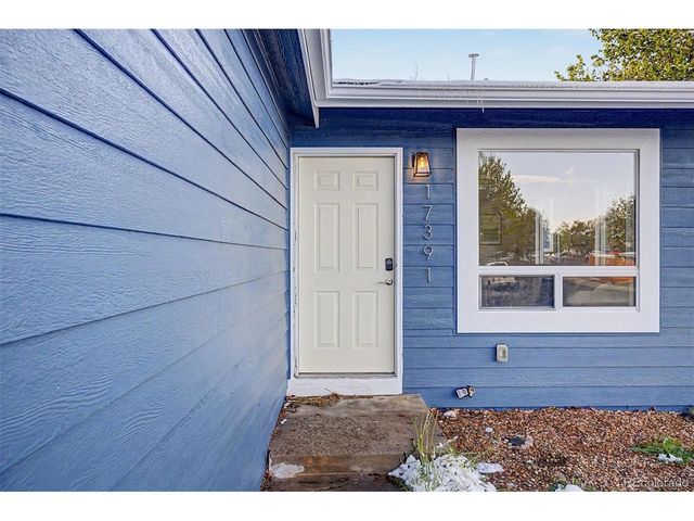 17391 E Layton Dr, Aurora, CO 80015