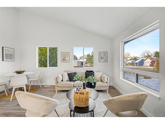 17391 E Layton Dr, Aurora, CO 80015