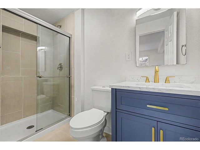 17391 E Layton Dr, Aurora, CO 80015