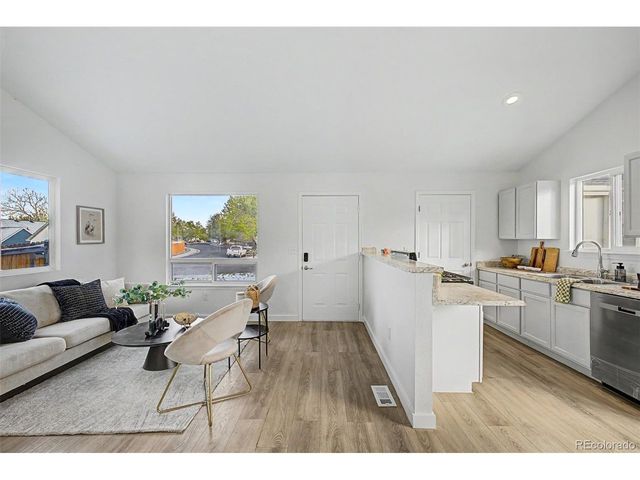 17391 E Layton Dr, Aurora, CO 80015