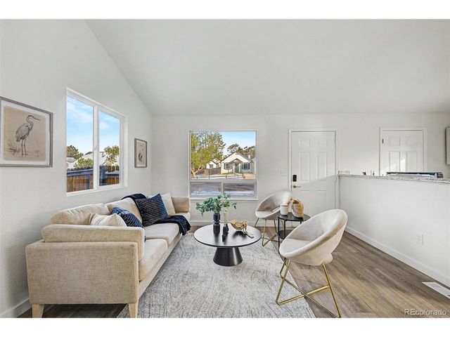 17391 E Layton Dr, Aurora, CO 80015