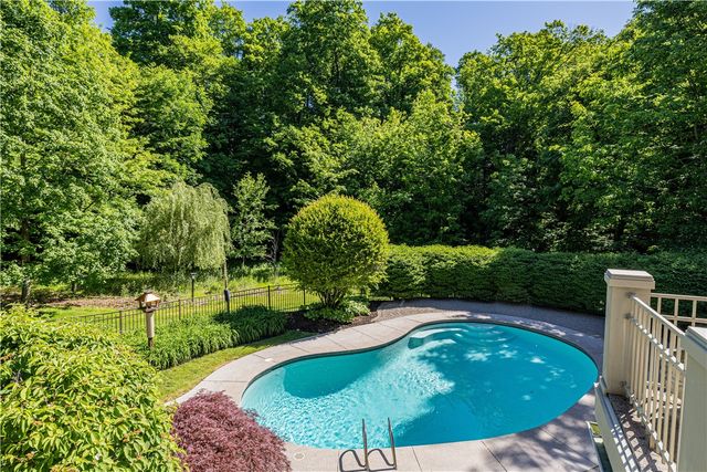 49 Sunrise Park, Pittsford, NY 14534