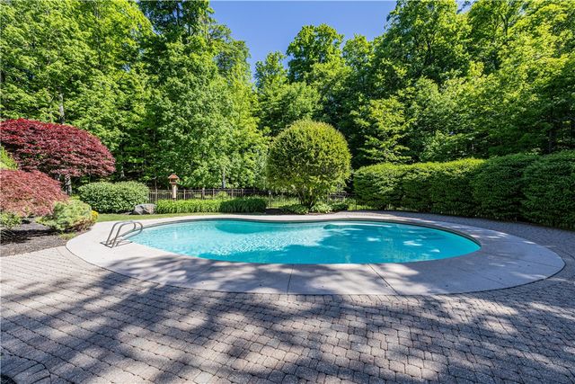 49 Sunrise Park, Pittsford, NY 14534