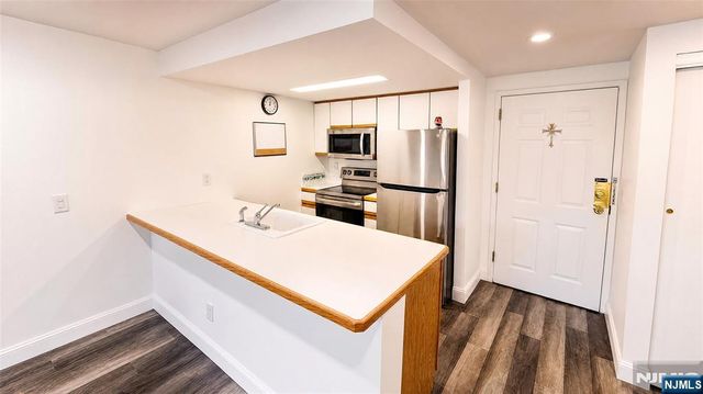 55 Clinton Place 304, Hackensack, NJ 07601