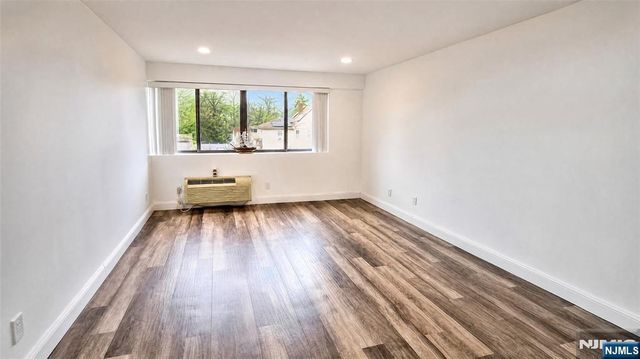 55 Clinton Place 304, Hackensack, NJ 07601