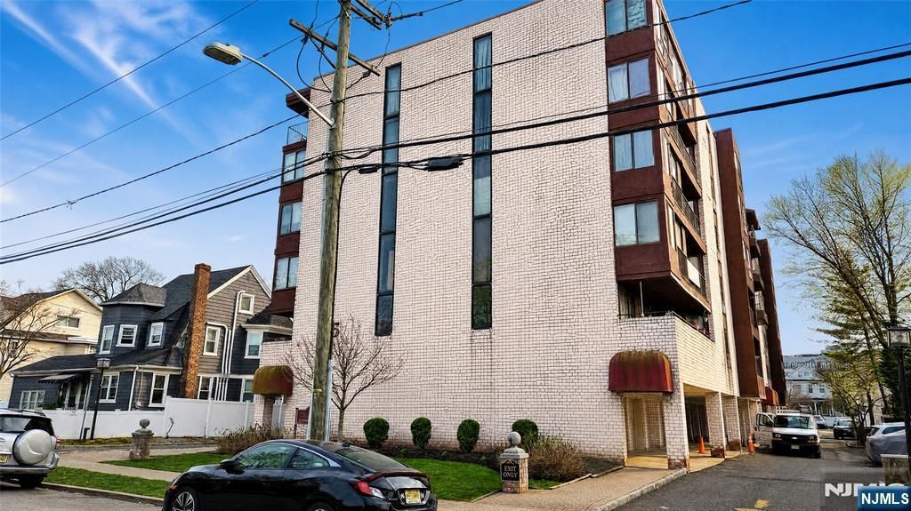 55 Clinton Place 304, Hackensack, NJ 07601
