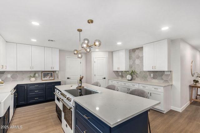 6413 E HOLLY Street, Scottsdale, AZ 85257