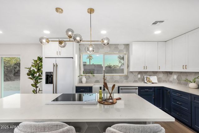 6413 E HOLLY Street, Scottsdale, AZ 85257