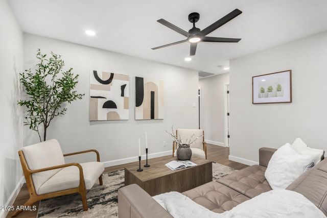 6413 E HOLLY Street, Scottsdale, AZ 85257