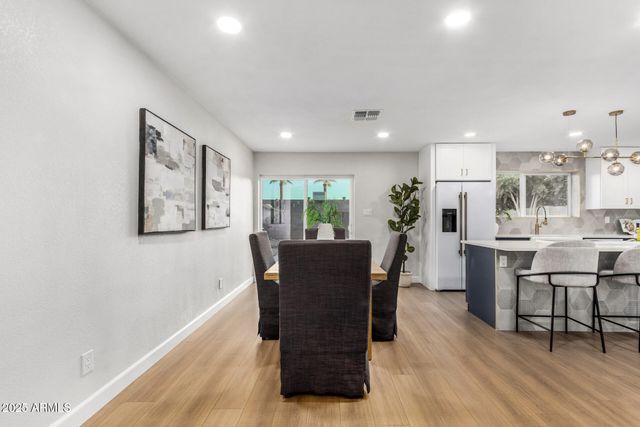 6413 E HOLLY Street, Scottsdale, AZ 85257