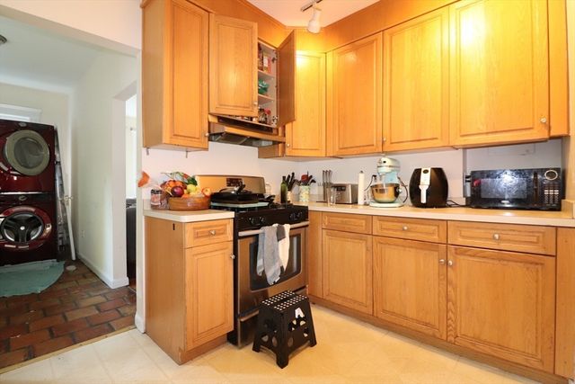 40 Atherton Rd. 2, Brookline, MA 02446