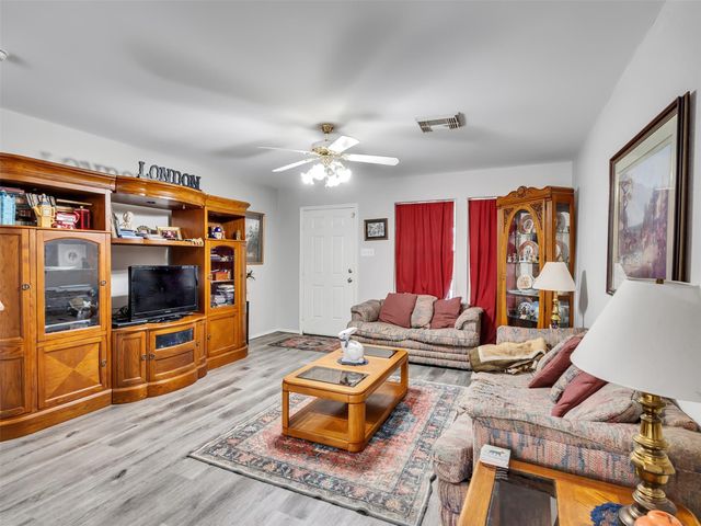 501 Pine Cluster Court, Conroe, TX 77301