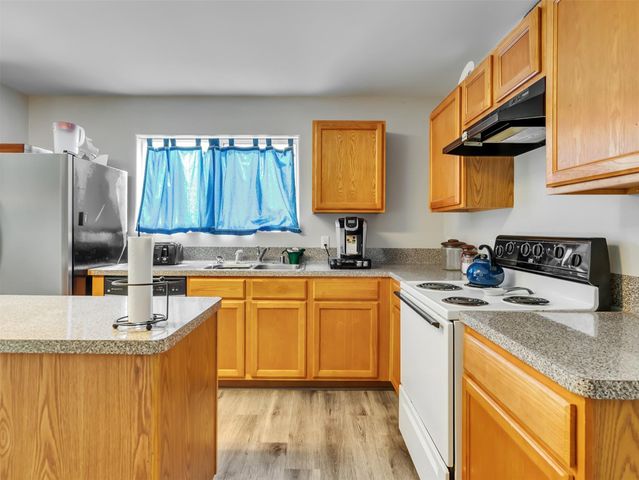 501 Pine Cluster Court, Conroe, TX 77301