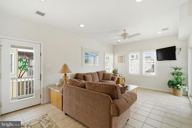 130 E PENNSYLVANIA, Long Beach Township, NJ 08008